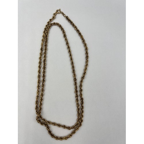 607 - A 9 carat gold twist chain necklace. Length 66cm. Weight 7.1gm.