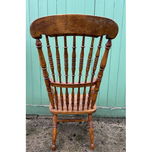 58 - Two 19thC armchairs to include a Windsor and a Spindleback. Both approx. 111cm h. Windsor 58cm w and... 