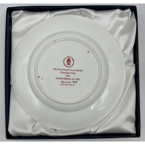 403 - Six Royal Crown Derby Limited Edition Christmas plates 21.5cm d comprising: 1991 the first plate In ... 