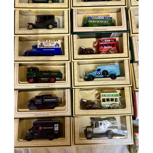 1208 - A large quantity of die cast Lledo models, Days Gone, Models of Yesteryear to include Models of Yest... 