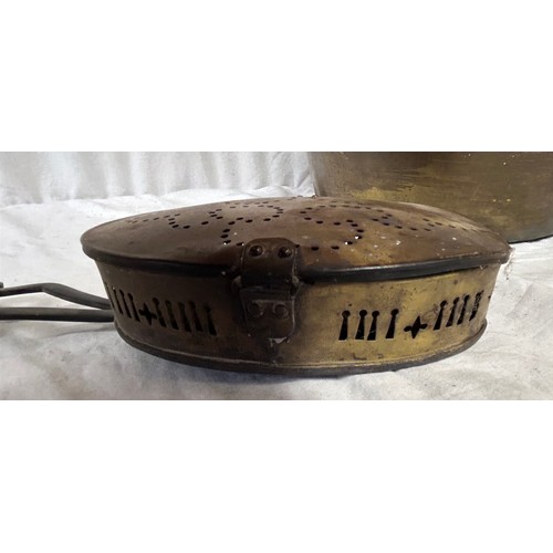 1336 - A miscellany to include a brass Jam pan measuring 34.5cm, brass chestnut roaster, toasting fork with... 