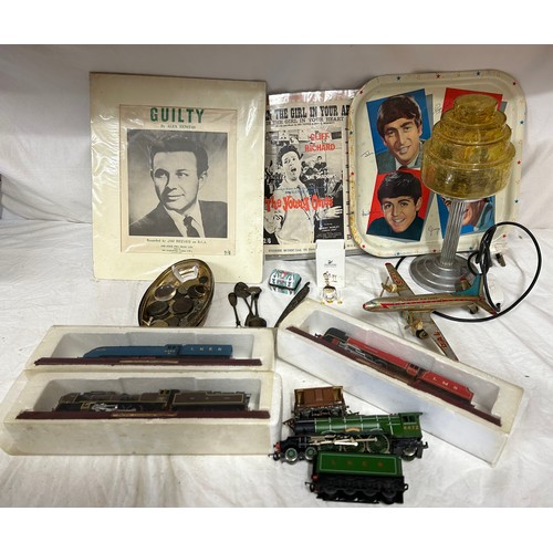 1337 - A miscellany of items : a Beatles square metal tray 33 x 33, a vintage chrome lamp base with tiered ... 