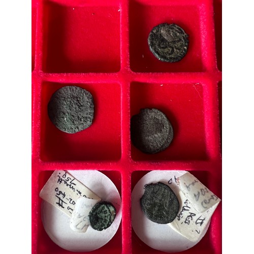 746 - A quantity of Roman coins to include Constantine, Clementia, Licinius, Domitan etc. (55)