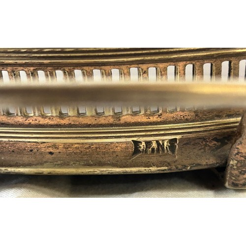 1340 - A 20thC oval raised mahogany tray, base inlaid with a shell, with silver plated galleried edge marke... 