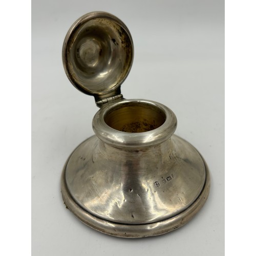 823 - A Silver Inkwell marked George Nathan & Ridley Hayes Birmingham 1906 with hinged lid, 9cm h x 11 cm ... 