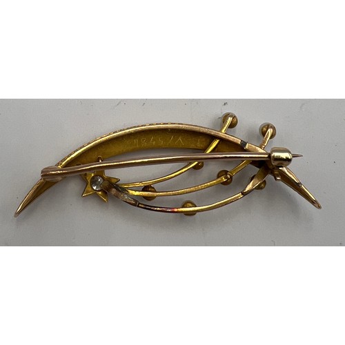 600B - Yellow metal brooch set with pearls and diamond. Tests as approximately 15 carat gold. Weight 5.3gm.... 