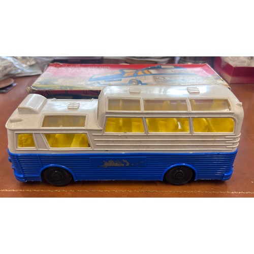 1047A - The Tudor Rose plastic products Inter-State Sky-View Bus Lines with robust friction drive in Evaluat... 