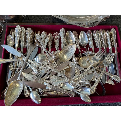 747A - Silverplate items to include Community cutlery, Oneida punch bowl with 4 cups and ladle, teapots, co... 