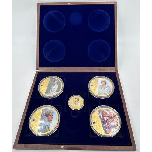 779 - A large quantity of gold plated proof coins/medallions to include 5 x 2014 WW1 Centenary, 4 x one do... 