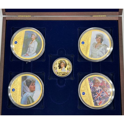 779 - A large quantity of gold plated proof coins/medallions to include 5 x 2014 WW1 Centenary, 4 x one do... 