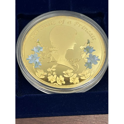 779 - A large quantity of gold plated proof coins/medallions to include 5 x 2014 WW1 Centenary, 4 x one do... 