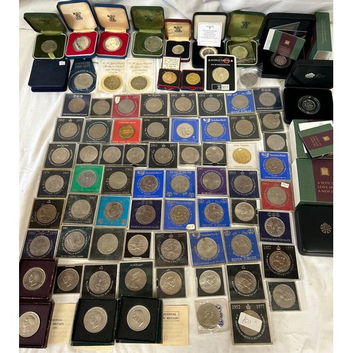 784 - A quantity of crowns and medallions to include 24 x Silver Jubilee, 12 x Coronation, 5 x Churchill, ... 