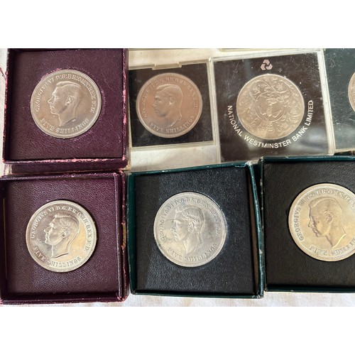 784 - A quantity of crowns and medallions to include 24 x Silver Jubilee, 12 x Coronation, 5 x Churchill, ... 