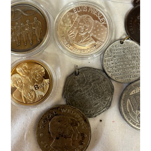 785 - A quantity of world coinage to include UK coins, medallions, royal occasions along with Victorian 18... 