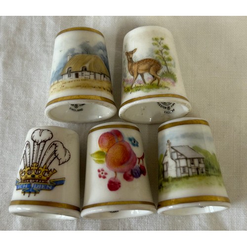 450 - A collection 178 Thimbles to include one silver Birmingham M.Kamin & Co 1983, 3 x Wedgwood, 5 x Roya... 