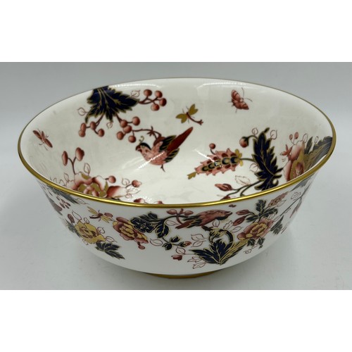 410 - Two Coalport 'Hong Kong' pattern bowls 25.5cm & 19cm d along with a footed bowl 25.5cm d and 2 x twi... 