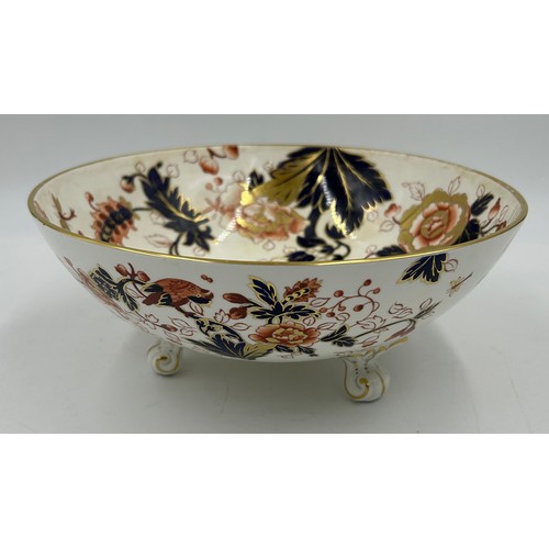 410 - Two Coalport 'Hong Kong' pattern bowls 25.5cm & 19cm d along with a footed bowl 25.5cm d and 2 x twi... 