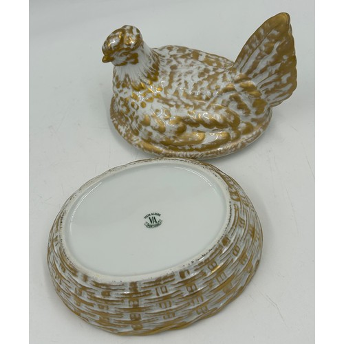 411 - Vista Alegre ceramics to include a Mottahedeh Williamsburg Bird Pitcher 22.5cm h, a gilded Chicken E... 