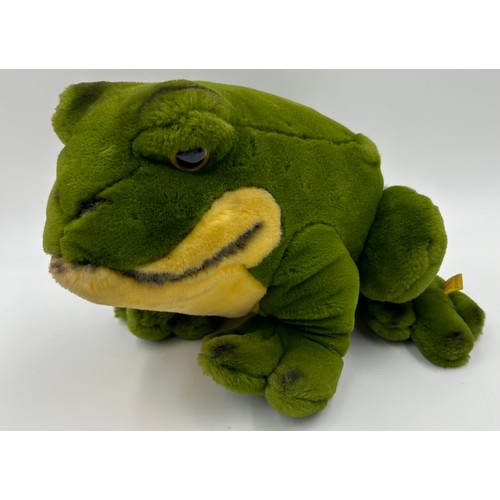 1304 - Five Steiff Soft Toys to include a large Green Toad 20cm h, Green Frog, 'Happy Frog Prince' , 'Cosy ... 