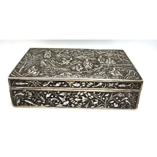 857 - A Chinese export table box with mark to base. 16.5cm x 10cm.