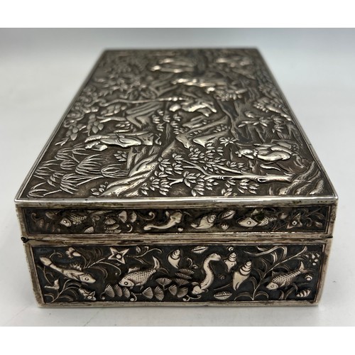 857 - A Chinese export table box with mark to base. 16.5cm x 10cm.