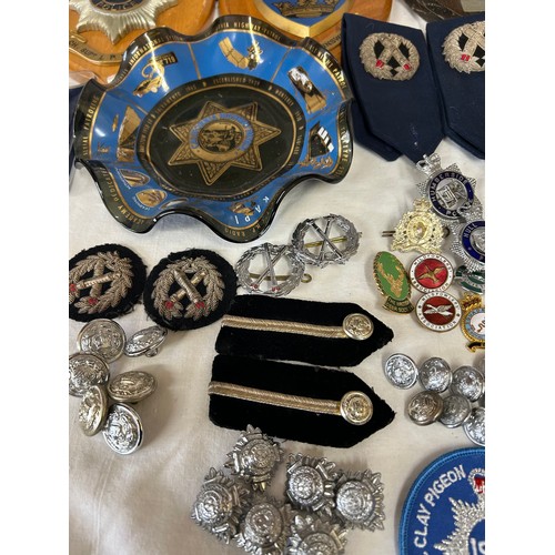 1421 - A collection of Police memorabilia related to Hull City/Humberside Police from Chief Superintendent ... 