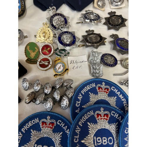 1421 - A collection of Police memorabilia related to Hull City/Humberside Police from Chief Superintendent ... 