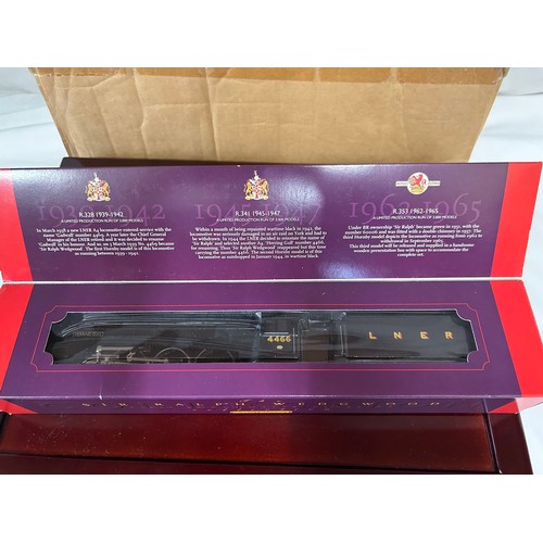 1301 - Collection of 3 limited edition models Sir Ralph Wedgwood LNER 4-6-2- Locomotive Class A4 in a woode... 