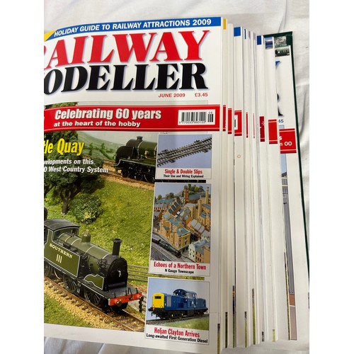 1243 - A selection of Hornby, Bachmann Railway Modeller and other train relate books along with 3 x Folio S... 