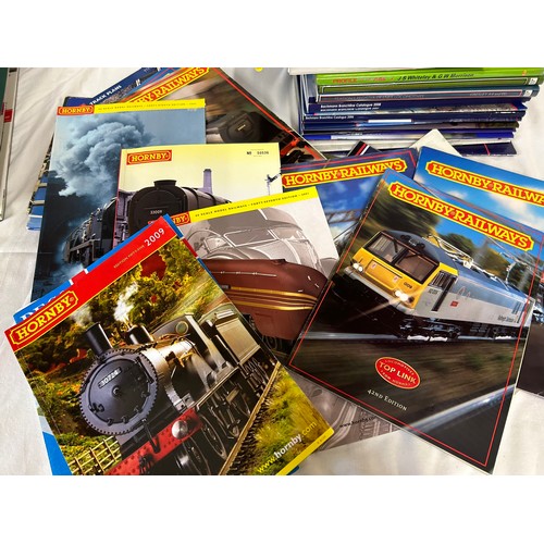 1243 - A selection of Hornby, Bachmann Railway Modeller and other train relate books along with 3 x Folio S... 