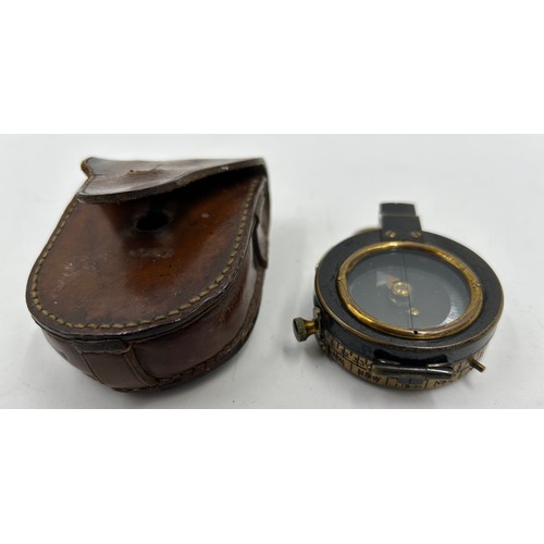 1147 - A WW1 Officers Brass Compass dated 1918 with broad arrow military mark by ST. PAN.GAR London No.9595... 