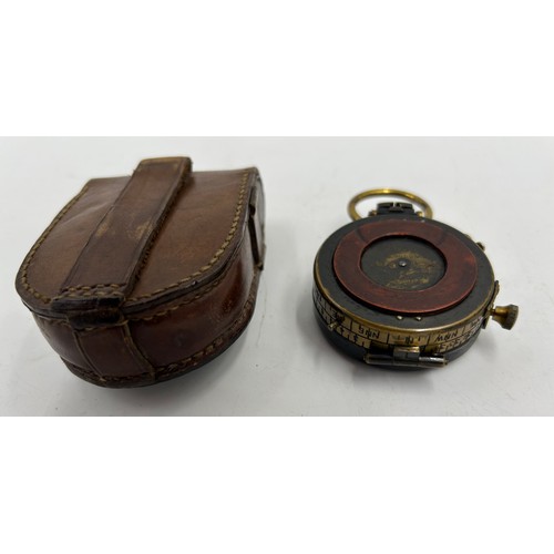 1147 - A WW1 Officers Brass Compass dated 1918 with broad arrow military mark by ST. PAN.GAR London No.9595... 