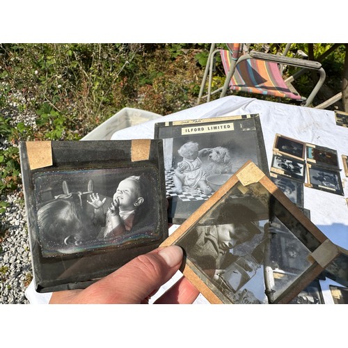 999 - A large quantity of approx. 600 magic lantern slides to include religious (at least 50%), Palestine,... 