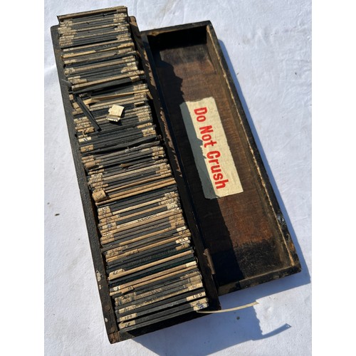 999 - A large quantity of approx. 600 magic lantern slides to include religious (at least 50%), Palestine,... 