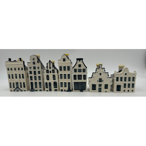 379 - A collection of Blue Delft cottages made exclusively by KLM by Bols Amsterdam, bols genever 35ml, al... 