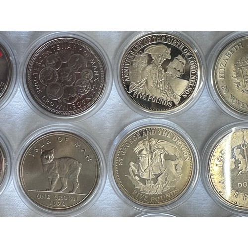 802 - A collection of Royal Mint to include 12 x Queen Elizabeth II Golden Jubilee 2002 Falkland Islands .... 