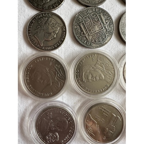 804 - European and World replica/original coins to include 5 x  Spanish silver peseta coins including 1821... 