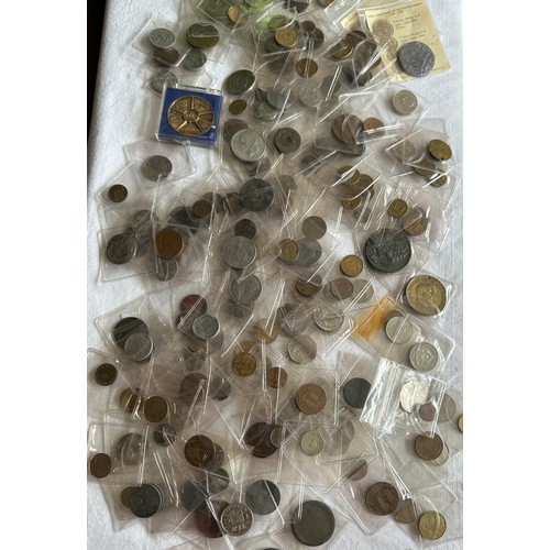 804 - European and World replica/original coins to include 5 x  Spanish silver peseta coins including 1821... 