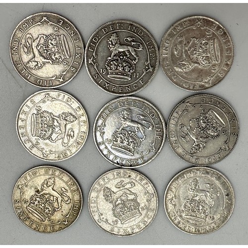 810 - A collection of mixed silver coinage to include George V : 6 x half crowns, 7 x florins, 10 x shilli... 