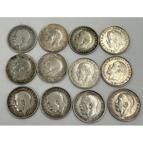 810 - A collection of mixed silver coinage to include George V : 6 x half crowns, 7 x florins, 10 x shilli... 