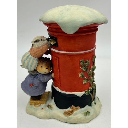 363 - A quantity of Villeroy & Boch 'Foxwood Tales Winter at Foxwood' figures in the original tins to incl... 