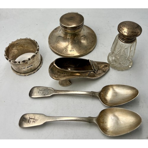 891 - Hallmarked silver to include capstan inkwell, pair teaspoons, napkin ring, shoe, silver topped glass... 