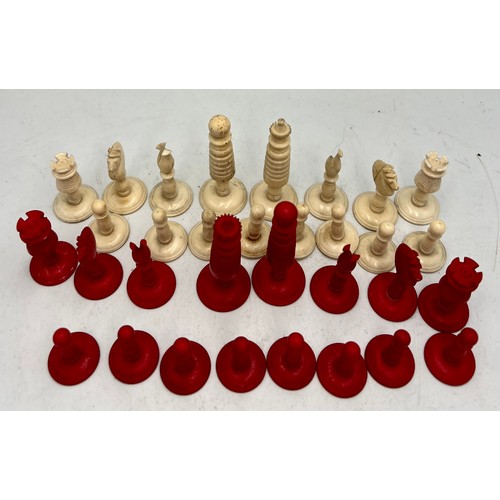 1396 - A 19thC bone chess set. Height of king 5.5cm.