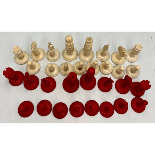 1396 - A 19thC bone chess set. Height of king 5.5cm.