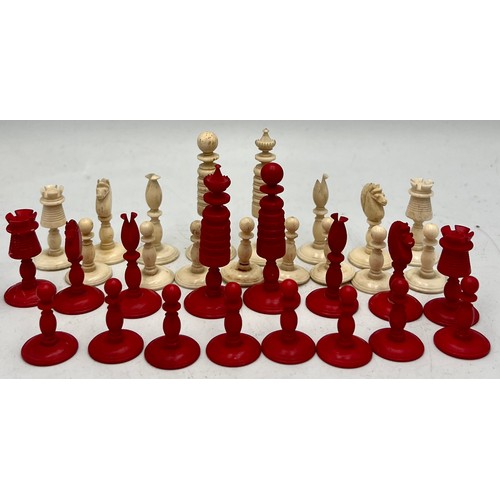 1396 - A 19thC bone chess set. Height of king 5.5cm.