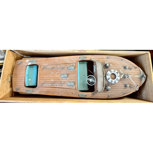 1296 - Vintage motor boat. 44cm l.