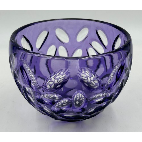 492 - A collection of glass to include : a contemporary vase by Blowzone 11cm h, signed and dated 2002 to ... 