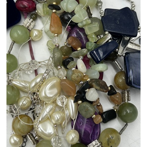 518 - A quantity of costume jewellery to include an Amerik K&L gilt pendant heart, Sigma faux pearl double... 