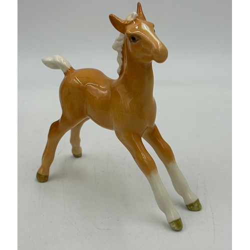 312 - Collection of 6 x Beswick Horses to include an grey arab 20cm, shire horse 23cm, hackney pony, pranc... 