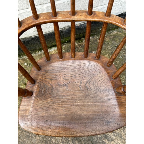 104 - Two children's Windsor chairs, an early 20thC oak and a later pine. The tallest one, pine 66.5 h x 3... 